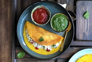 Jain Paneer Moong Dal Chilla With Tangy Imli And Mint Chutney [No Onion No Garlic]