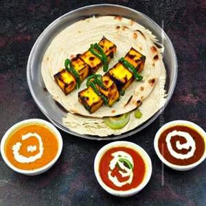 Paneer makhanwala stuffed nanza