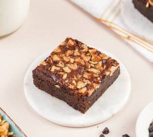 Chocolate Brownie With Cashew Nuts