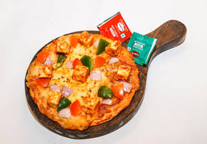 Paneer Chilli Pizza