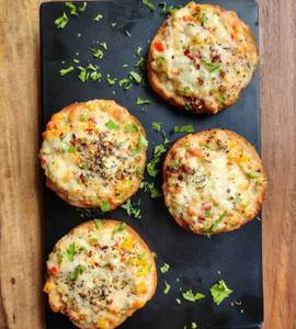 Paneer Tikka Garlic Bread