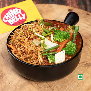 Chilli Garlic Noodles with Exotic Veg in Hot Garlic Sauce Bowl