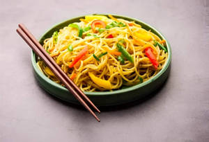 Veg Hakka Noodles