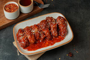 Sriracha Chicken Wings (6 Pcs)