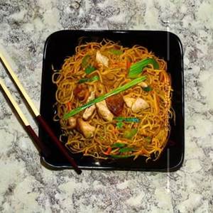 Chicken Singapore Style Noodles