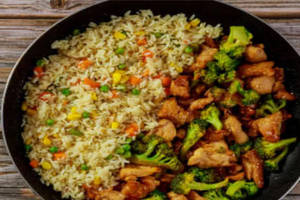 Hotpot Rice With Chilli Chicken Gavy