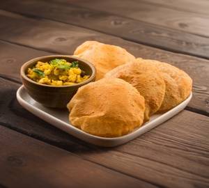 Aloo Pyaaz Dry Half With 5 Poori