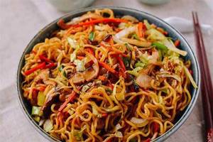 Schezwan Chicken Noodles 