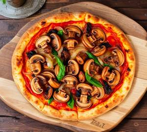 Kadhai paneer Mushroom pizza
