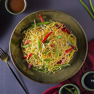 Veg Hakka Noodles