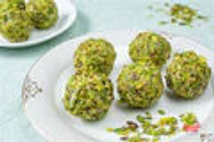 Choco Pista Ladoo