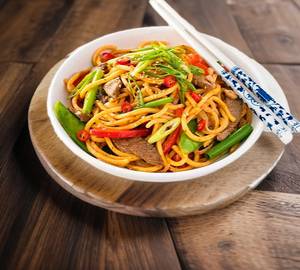Mushroom Hakka Noodles