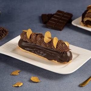 Classic Chocolate Éclair