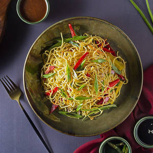 Veg Chilli Garlic Noodles