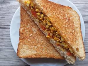 Paneer Bhurji Triangle Toast