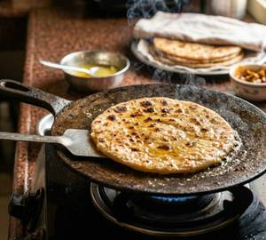 Simple Paratha desi ghee mein