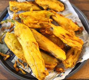 Mirchi Bajji [4 Pieces]