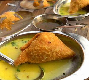 Kadi Samosa