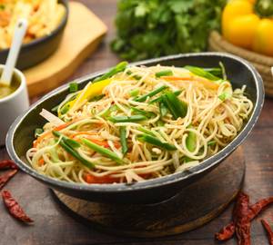 Veg Hakka Noodles