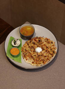 Benne Onion Uttappam