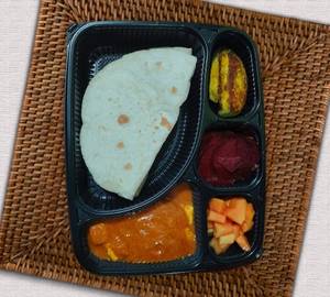 3 Roti With Egg Curry