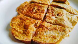 Spicy Chicken Bread Omelette