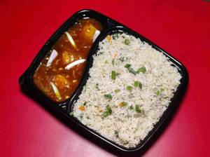 Veg Fried Rice With Chilli Paneer Gravy