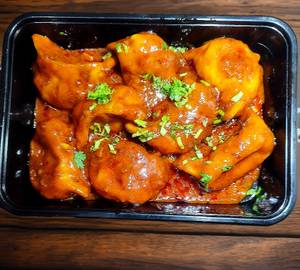 Chili garlic gravy Momo(8pec)