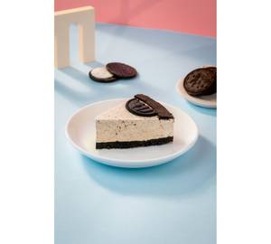 Oreo Cheesecake Slice
