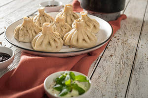 Paneer Tandoori Dry Momos [8 Pieces]