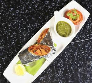 Chicken Tikka Egg Onion Roll