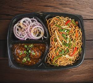 Veg Manchurian With Veg Noodles
