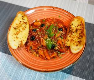 Penne Pasta in Arrabiatta Sauce