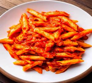 Penne pasta red sauce veg