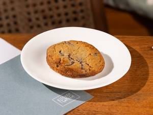 Sea Salt & Dark Chocolate Chips Cookie