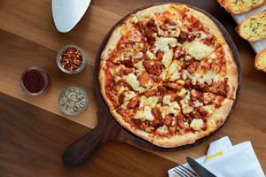 Bhuna Lamb Tandoori Pizza - 10 Inch
