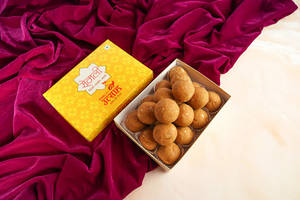 Besan Laddu.