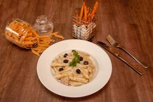 Italian White Sauce Pasta
