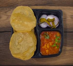 Aloo Sabzi With Poori