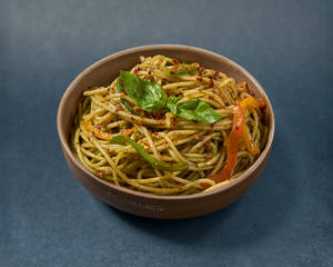 Pesto Aglio Olio Pasta - (Veg)