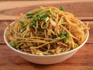 Veg Hakka Noodles
