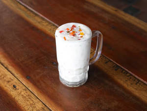Vanila Shake With Ice Cream