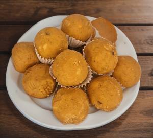 Ghee besan laddu