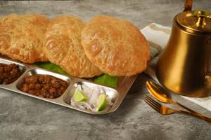 Poori With Chole