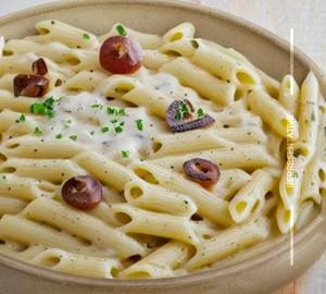 Cheese creamy pasta