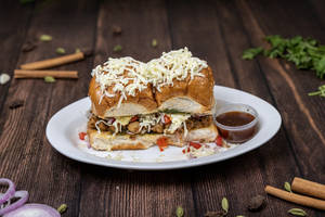 Chole Pav, With Cheese (2pcs)
