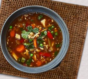 Veg hot and sour soup