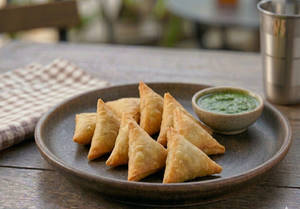 Navtad Samosa – Classic Dal Filling