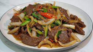Sliced Beef With Onion