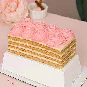 Strawberry Rose European Layered Cake (250 grams Bento)